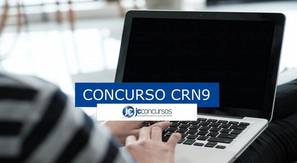 Concurso CRN9 MG: pessoa utilizando notebook - Freepik