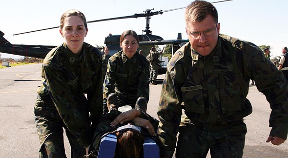 Concurso Aeronáutica - militares durante simulação de atendimento - Divulgação